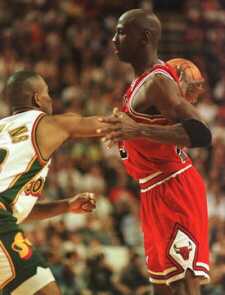 Michael Jordan vs Hersey Hawkins