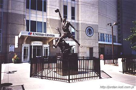 Pomnik Michaela Jordana, ujcie 2